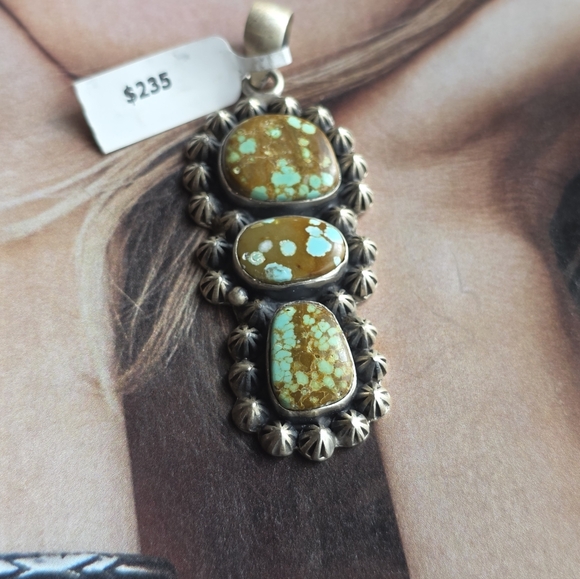 🆕️Number 8 Turquoise and Brown Pendant Necklace - Picture 5 of 9